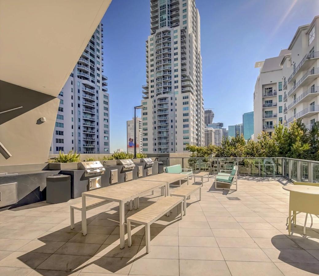 Top Miami Complex Full Amenities & Entertainment! Exterior photo