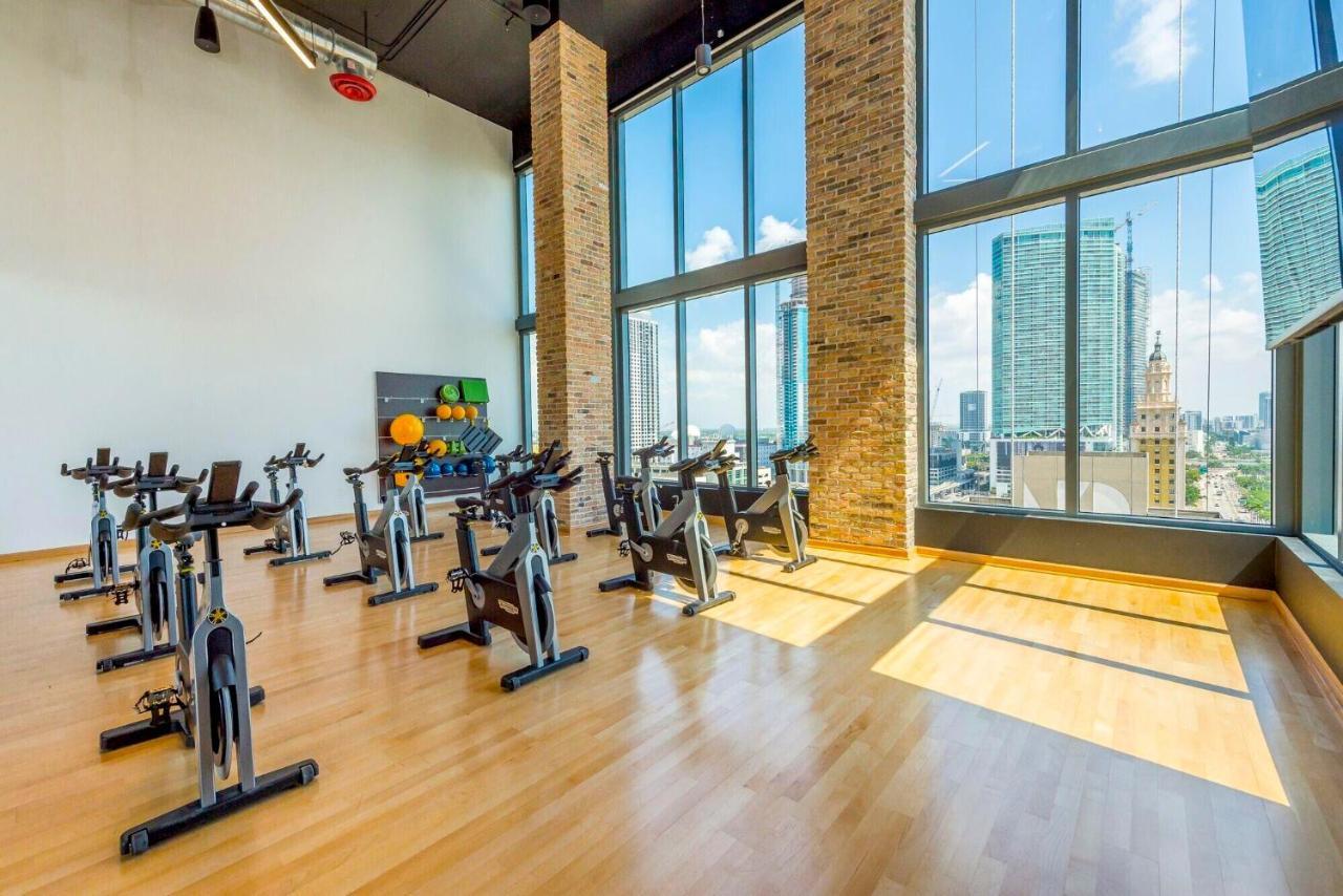 Top Miami Complex Full Amenities & Entertainment! Exterior photo
