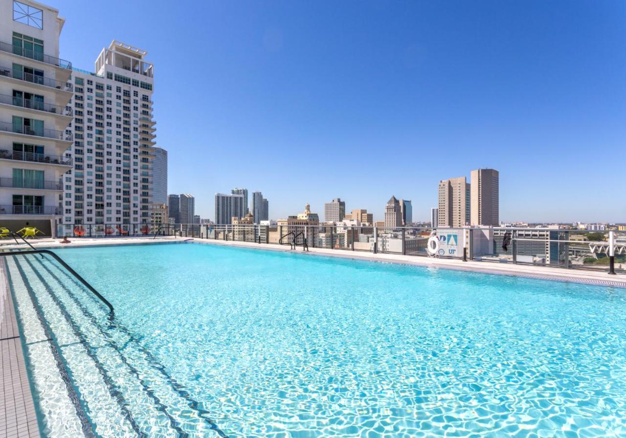 Top Miami Complex Full Amenities & Entertainment! Exterior photo