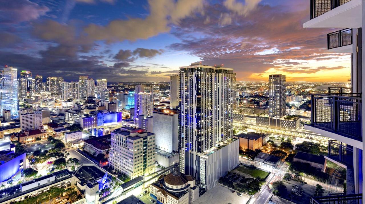 Top Miami Complex Full Amenities & Entertainment! Exterior photo