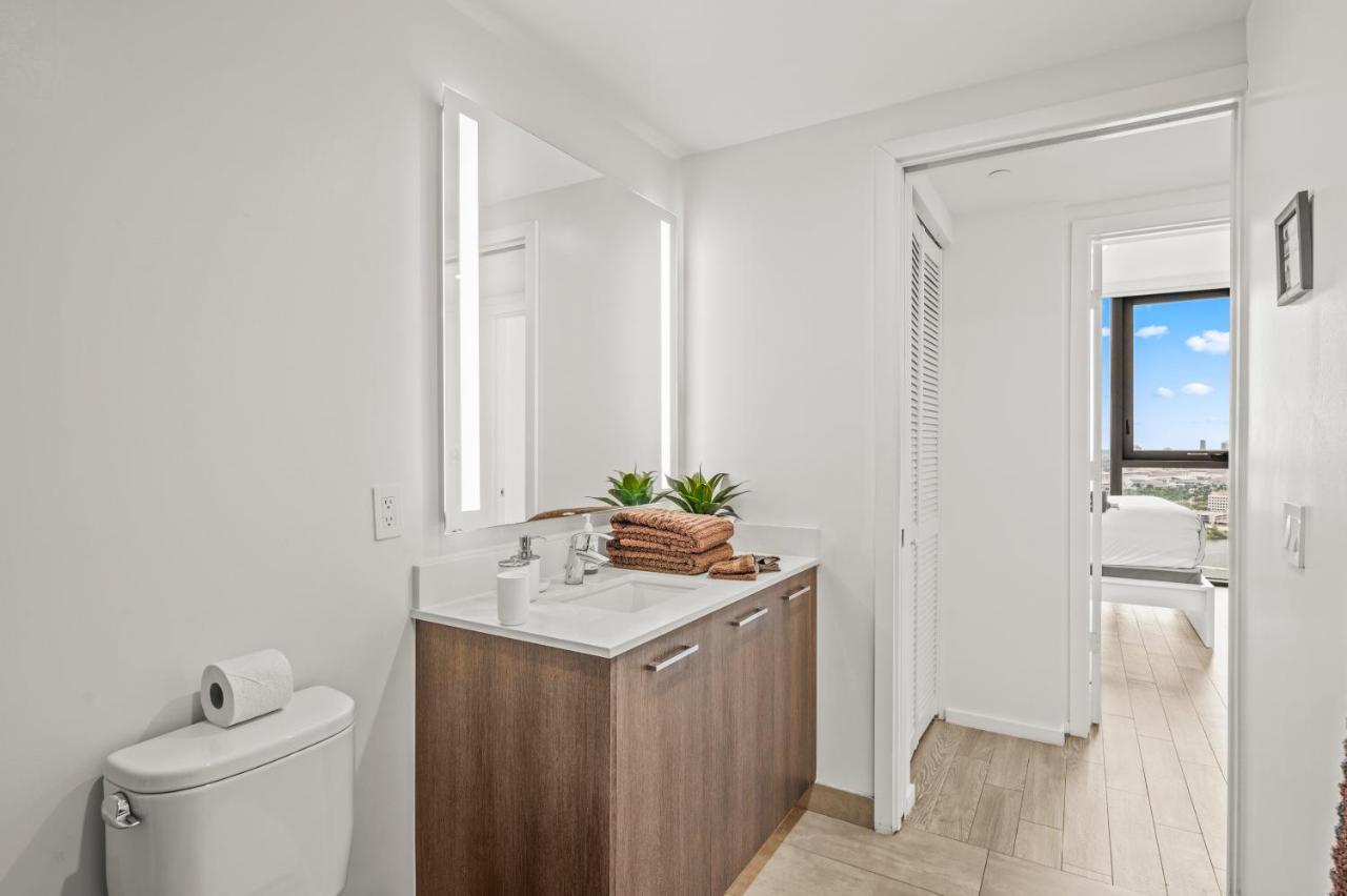 Top Miami Complex Full Amenities & Entertainment! Exterior photo